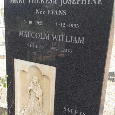 PITT Malcolm William 1930-2016 & Mary Theresa Josephine EVANS 1929-1995