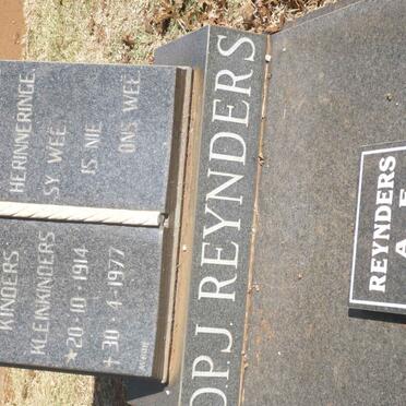 REYNDERS D.P.J. 1914-1977 &amp; A.F. 1919-2008