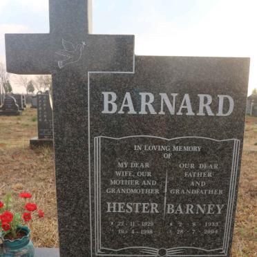 BARNARD Barney 1933-2004 &amp; Hester 1929-1998 