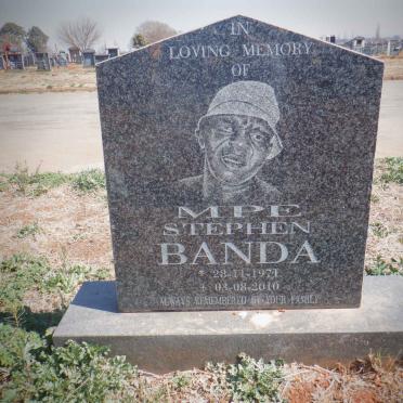 BANDA Mpe Stephen 1971-2010