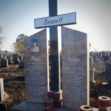 BENNETT Paul 1948-1998 &amp; Susan 1952-