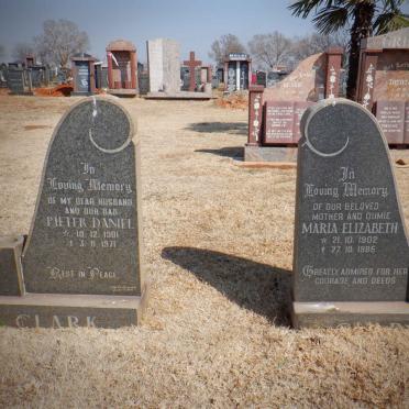 CLARK Pieter Daniel 1901-1971 &amp; Maria Elizabeth 1902-1985