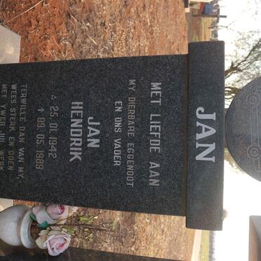 DELPORT Jan Hendrik 1942-1989 &amp; Christina Isabella Susanna 1944-1990