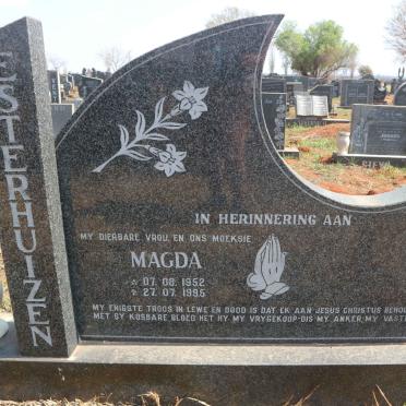 ESTERHUIZEN Magda 1952-1995