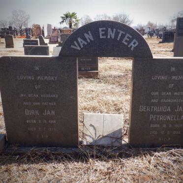 ENTER Dirk Jan, van 1918-1976 &amp; Gertruida Jacoba Petronella 1909-1980