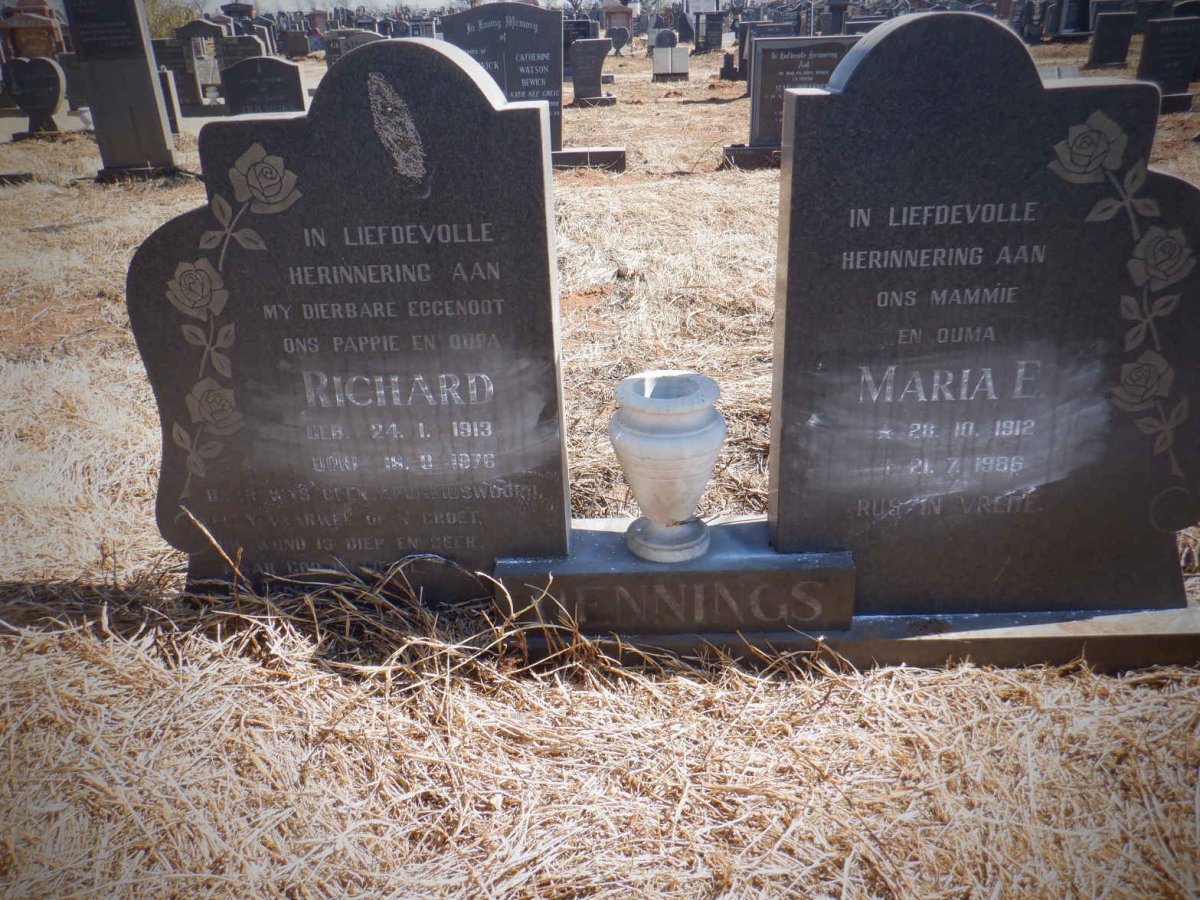 HENNINGS Richard 1913-1976 &amp; Maria E. 1912-1986