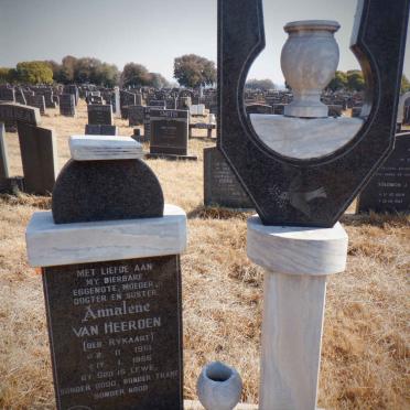 HEERDEN Annalene, van nee RYKAART 1961-1986