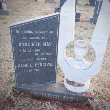 HERBOLDT Daniel Percival 1917- &amp; Hyacinth May 1908-1989