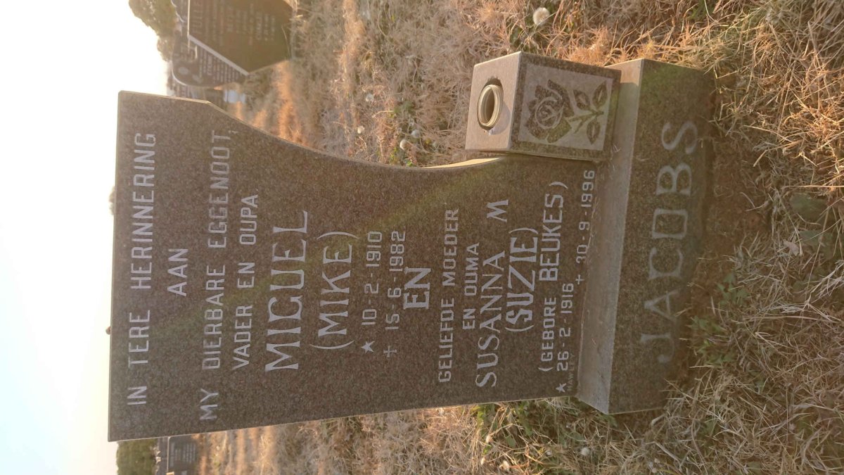 JACOBS Miguel 1910-1982 &amp; Susanna M. BEUKES 1916-1996