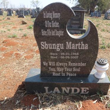 LANDE Sbungu Martha 1965-2007