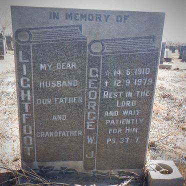 LIGHTFOOT George W.J. 1910-1979 &amp; Bertha M. 1913-2000