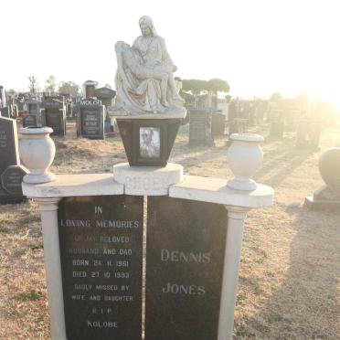 MOLAMO Dennis 1961-1993