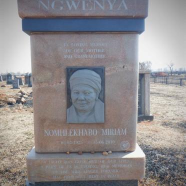 NGWENYA Nomhlekhabo Miriam 1925-2010