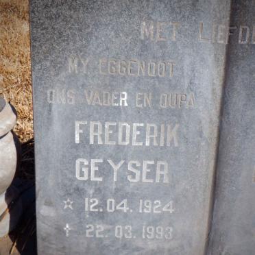 OOSTHUIZEN Frederik Geyser 1924-1993 &amp; Anna Christina 1931-1996