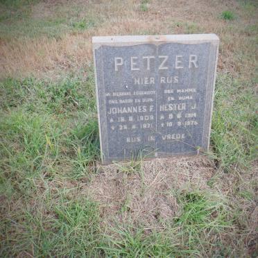 PETZER Johannes F. 1908-1971 &amp; Hester J. 1914-1975