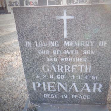 PIENAAR Garreth 1960-1981