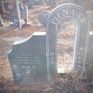 PIENAAR Sam E. 1930-1998