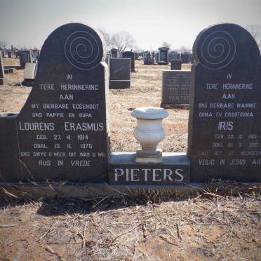 PIETERS Lourens Erasmus 1914-1975 &amp; Iris 1923-2002