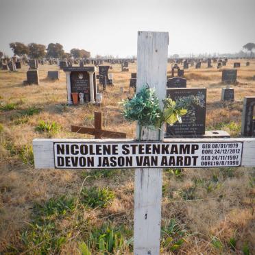 STEENKAMP Nicolene 1979-2012 :: VAN AARDT Devon Jason 1997-1998