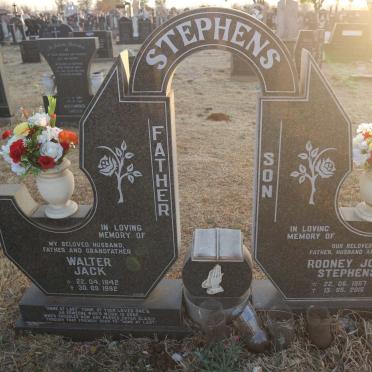 STEPHENS Walter Jack 1942-1992 :: STEPHENS Rodney John 1967-2015