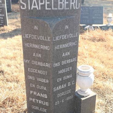 STAPELBERG Frans Petrus -1979 &amp; Sarah D.G. -1980