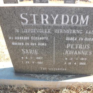 STRYDOM Petrus Johannes 1915-1986 &amp; Sarie 1907-1961