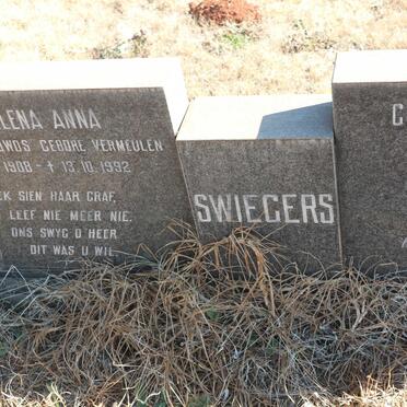 SWIEGERS Gottlieb Gerhardus 1898-1992 &amp; Magdalena Anna voorheen KNOUWDS nee VERMEULEN 1908-1992