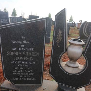THOMPSON Sophia Sharon -2005