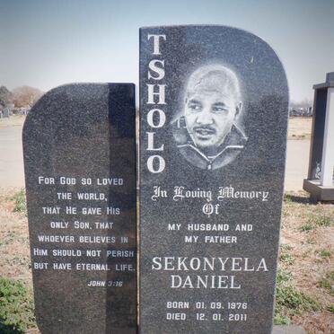 TSHOLO Sekonyela Daniel 1976-2011