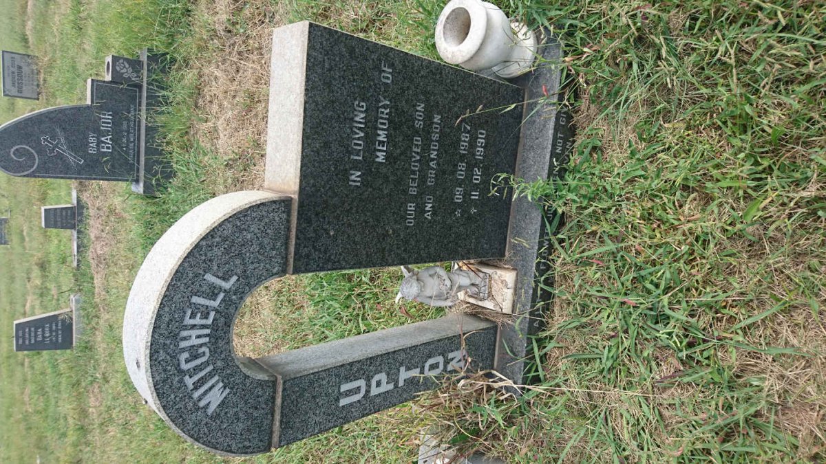 UPTON Mitchell 1987-1990