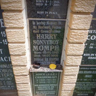 CHAMBERLAIN Joyce J.J.C. 1935-2003  :: MOMPE Harry Sonnyboy 1943-2003  