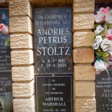 STOLTZ Andries Petrus 1951-2005 :: MARSHALL Arthur 1919-2005