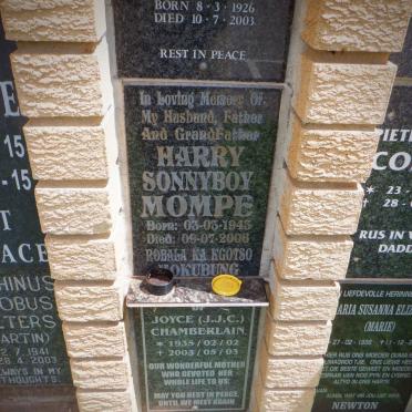 MOMPE Harry Sonnyboy 1943-2006 :: CHAMBERLAIN J.J.C. 1935-2003