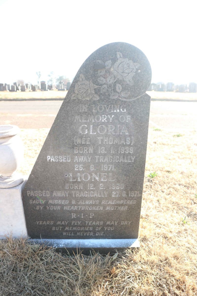 ? Gloria nee THOMAS 1939-1971 :: ? Lionel 1960-1971