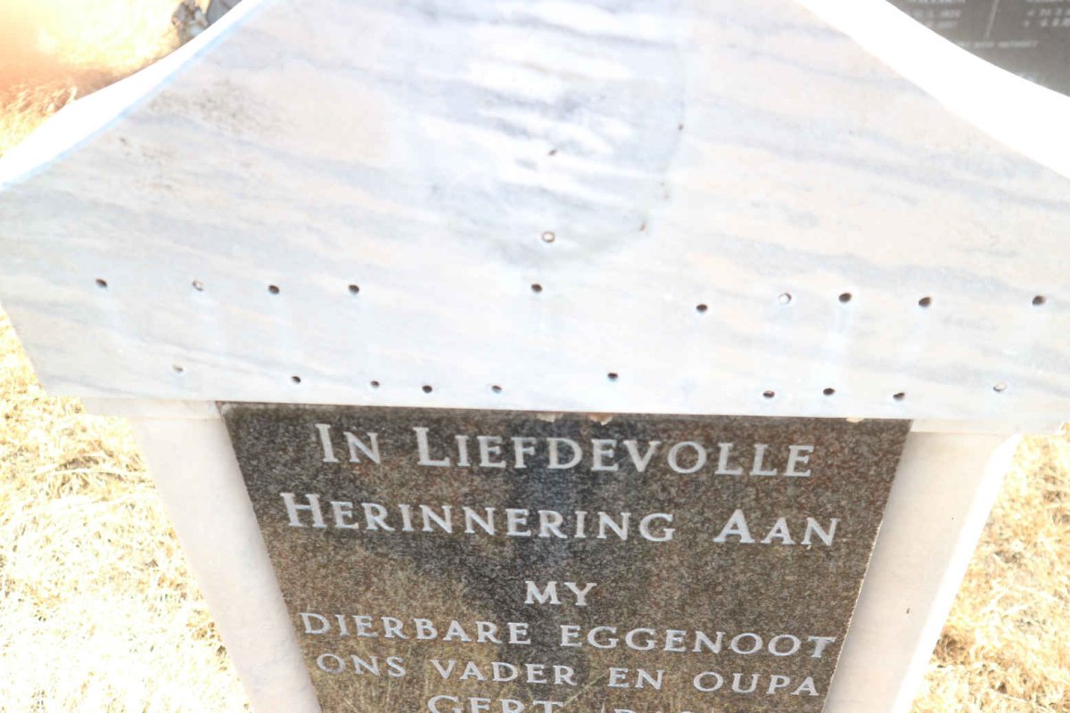 ? Gert 1917-1982 &amp; Nellie 1923-1993