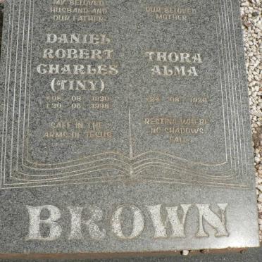 AVIS Arthur Thomas 1904-1965 &amp; Annie Elizabeth 1906-1981 :: BROWN Daniel Robert Charles 1920-1998 &amp; Thora Alma 1926-