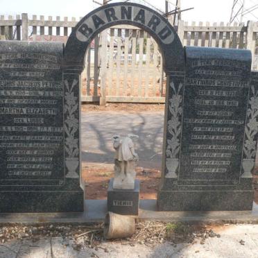 BARNARD Theunis Jacobus Petrus 1909-1965 &amp; Martha Elizabeth LUBBE 1913-1977 :: BARNARD Marthinus Christoffel 1933-1950