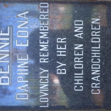 BENNIE Daphne Edna 1922-1988