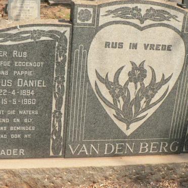 BERG Phillipus Daniel, van den 1894-1960 &amp; Anna Magdalena D.M. 1899-1969