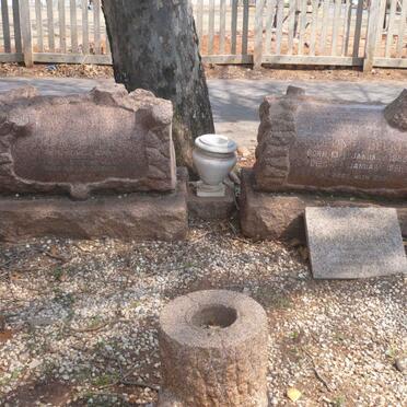 BEUKES Gideon J. 1888-1951 &amp; Rachel C. 1895-1974 :: BEUKES David J. 1916-1963