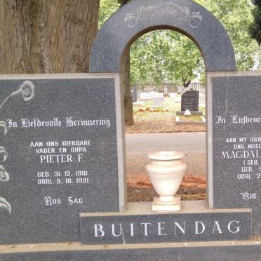 BUITENDAG Pieter F. 1916-1991 &amp; Magdalena P.C. VAN ZYL 1919-1967