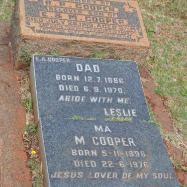 COOPER E.A. 1886-1970 & M. 1896-1976 :: COOPER R.P. -1919