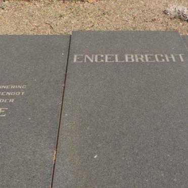 ENGELBRECHT Manie 1908-1980 &amp; Christina Elizabeth 1917-1995