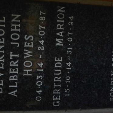 HOWES Deverneuil Albert John 1914-1987 &amp; Gertrude Marion 1914-1994