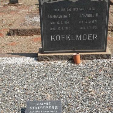 KOEKEMOER Johannes H. 1874-1951 & Emmarentia A. 1884-1962 :: SCHEEPERS Emmie 1941-2007