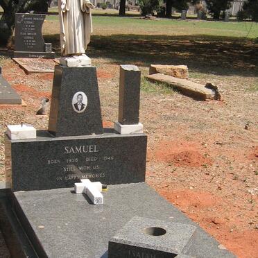 Le - Surnames starting with the letters Le