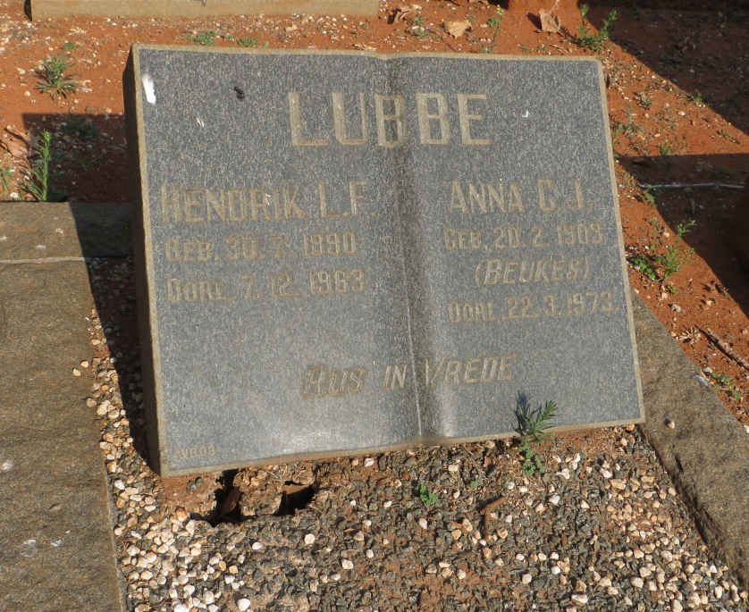 LUBBE Hendrik L.F. 1890-1963 &amp; Anna C.J. BEUKES 1903-1973