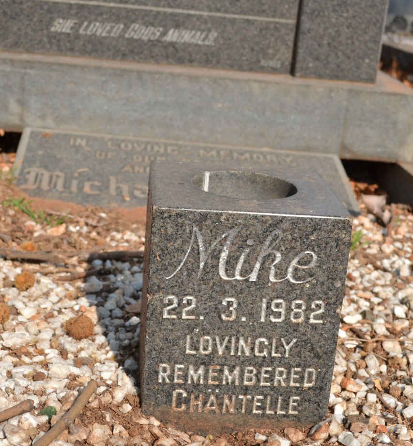 LUBBE Daphne Jane 1929-1973 :: LUBBE Michael Bruce :: ? Mike -1982