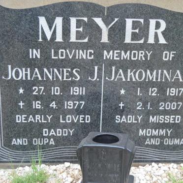 MEYER Johannes J. 1911-1977 &amp; Jakomina S. 1917-2007
