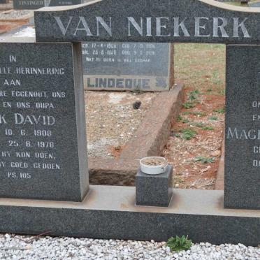 NIEKERK Izak David, van 1908-1978 &amp; Magdalena Maria 1910-1981